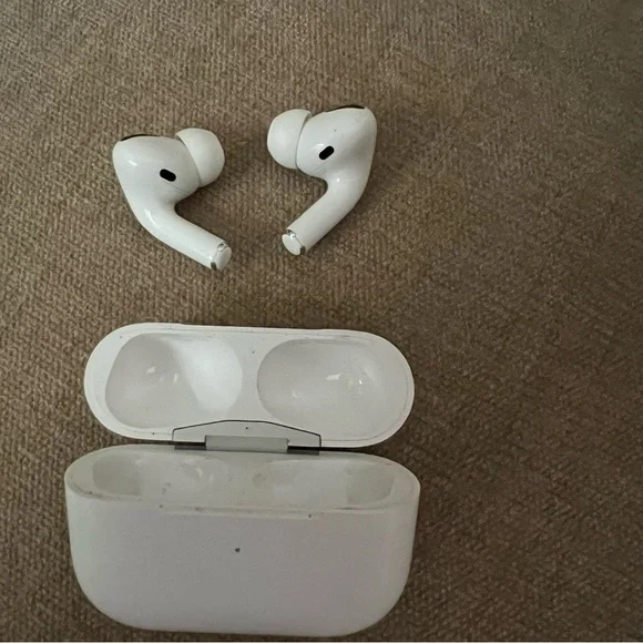 Apple White AirPod Pro Charging Case + Headphones - Picture 2 of 11